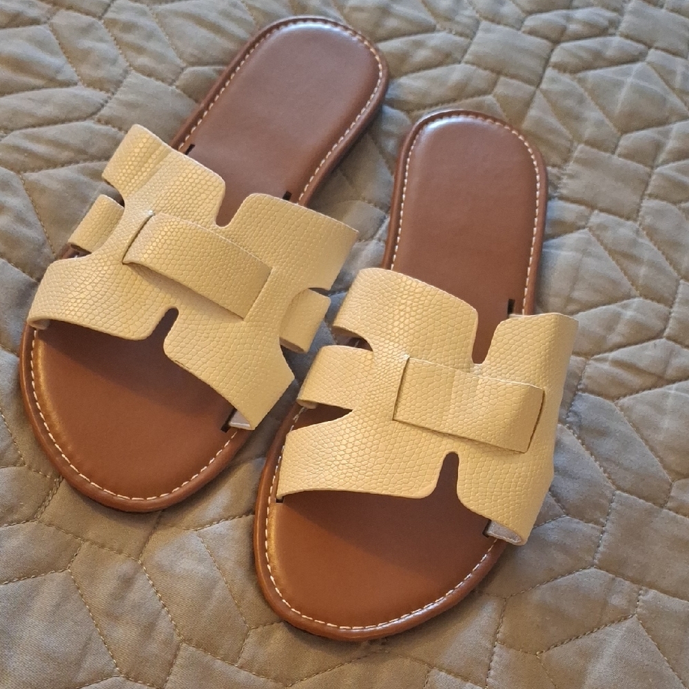 Women's Cream Sandals